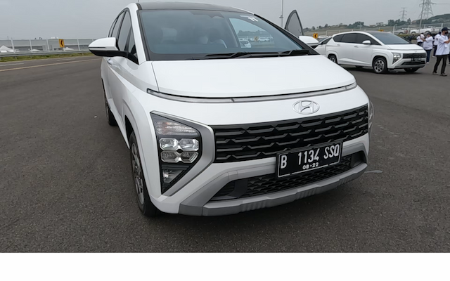  Test Drive Singkat Hyundai Stargazer di Sirkuit Cikarang