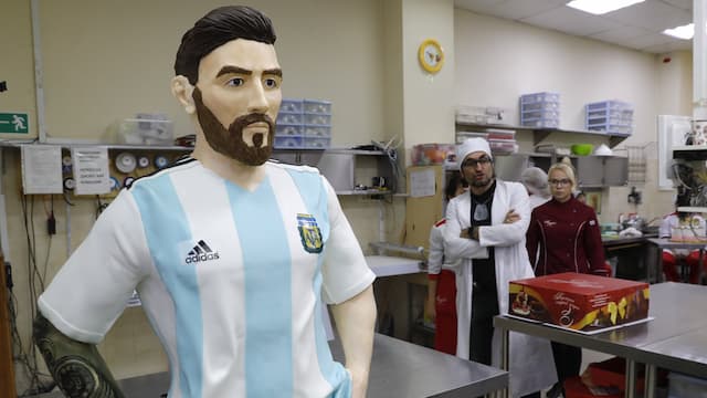 Patung Cokelat untuk Messi yang Sedang Bersedih Hati