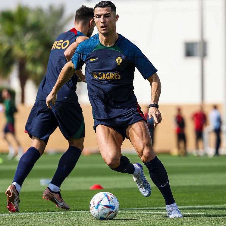 Keluar dari MU Gak Bikin Ronaldo Rugi, Masih Jadi Rajanya Instagram