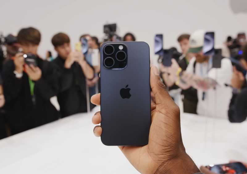 Samsung cs Punya Pabrik, Cuma Apple yang Impor iPhone ke Indonesia