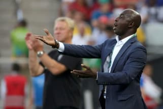Nigeria Terkejut FIFA hukum seumur hidup mantan pelatihnya
