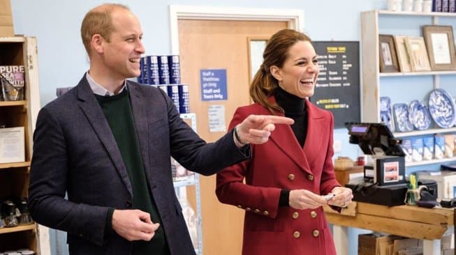 Merakyat, Pangeran William dan Kate Middleton Pergi Naik Pesawat Ekonomi