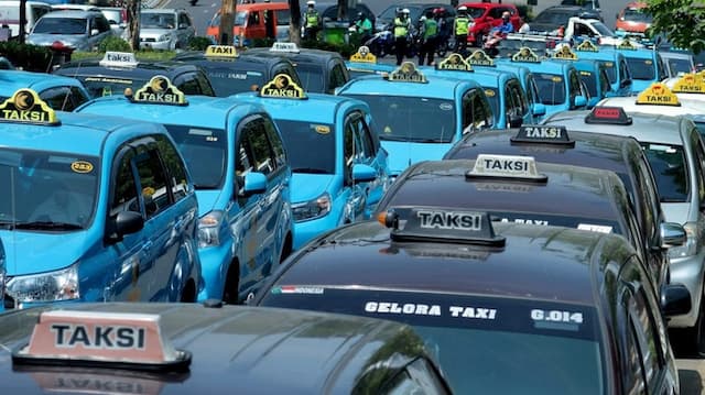 Berakhirnya Masa Bulan Madu Para Driver Taksi Online