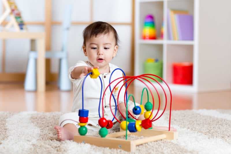 Tips Memilih Mainan Bayi yang Aman, Sesuai Umur Balita Anda