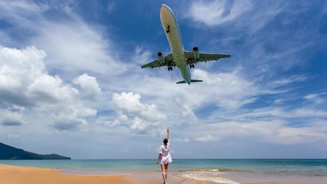 Phuket Larang Aksi Selfie Menjelang Pesawat Mendarat