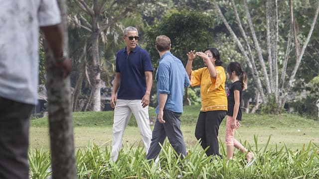 Obama Berbahasa Indonesia dengan Pegawai Restoran Bumi Langit
