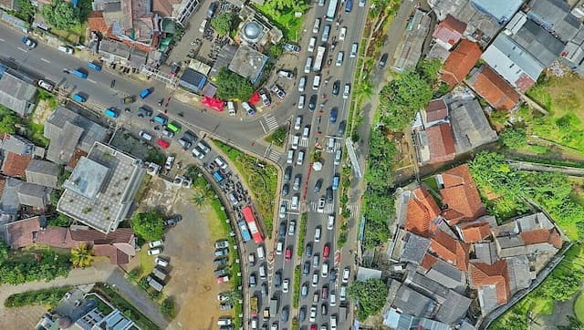 Puncak Masih Jadi Primadona, Ini Foto Kemacetan via Drone