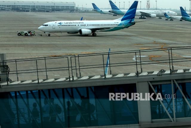 Porter di Bandara Soekarno Hatta Gratis, Dilarang Beri Tip