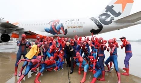Maskapai Ini Hadirkan 40 Spiderman dalam Pesawat 