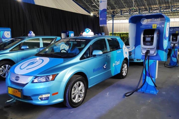 Apa Mobil Listrik Pertama yang Dibuat BYD? Ada di Indonesia!