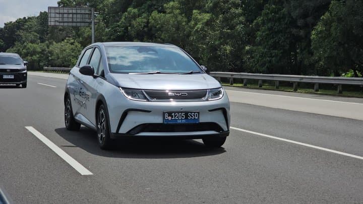 Test Drive BYD Dolphin, Lumba-lumba Darat yang Enak Banget Buat Harian Test Drive BYD Dolphin, Lumba-lumba Darat yang Enak Banget Buat Harian