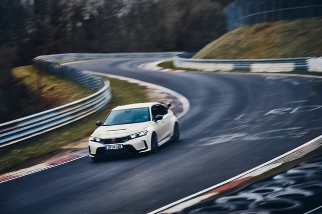 Mobil Penggerak Depan Terkencang di Sirkuit Jerman Bisa Dibeli di Indonesia