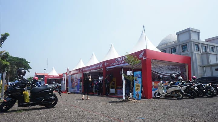 Diler Honda Motor Jawa Barat Siapkan Bale Santai untuk Pemudik Diler Honda Motor Jawa Barat Siapkan Bale Santai untuk Pemudik