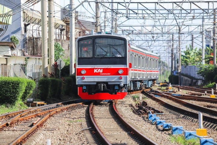 Subsidi Transportasi Umum di Indonesia Sudah Tepat Sasaran? Subsidi Transportasi Umum di Indonesia Sudah Tepat Sasaran?