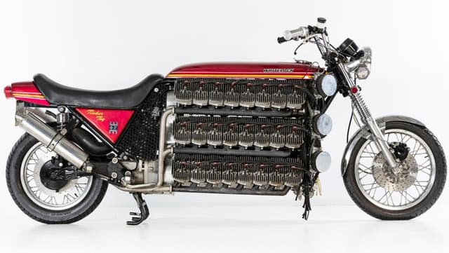 Motor Kawasaki Ini Bermesin 48 Silinder!
