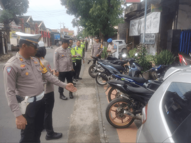 Ramai Polisi Razia Knalpot Brong, Bagaimana Aturannya?