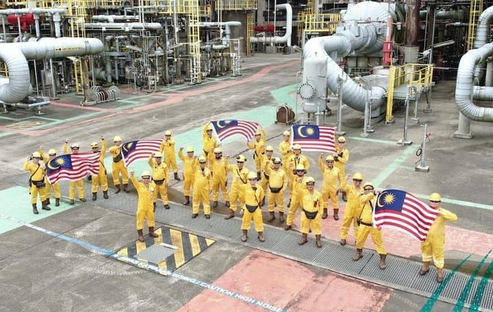 Jadi Ngiri, Harga Bensin RON 95 di Malaysia Cuma Rp6.700 per Liter