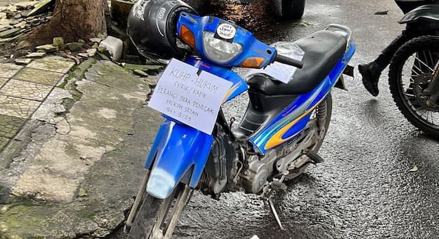 Suzuki Shogun 110  Jadi Saksi Bisu Bom Bunuh Diri di Bandung