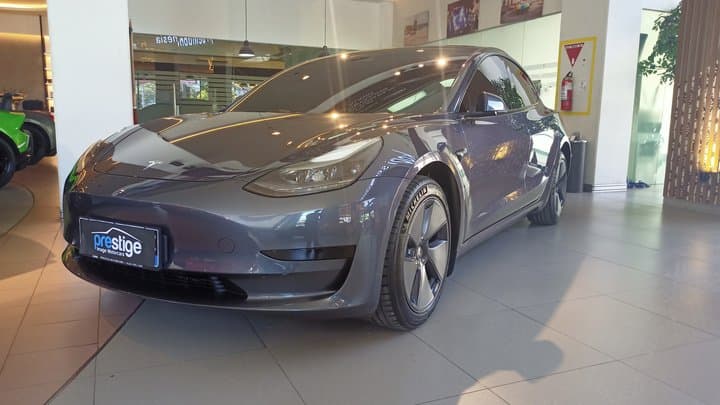 Curhatan Mantan Bos Tesla Singapura Usai Di-PHK Elon Musk Curhatan Mantan Bos Tesla Singapura Usai Di-PHK Elon Musk