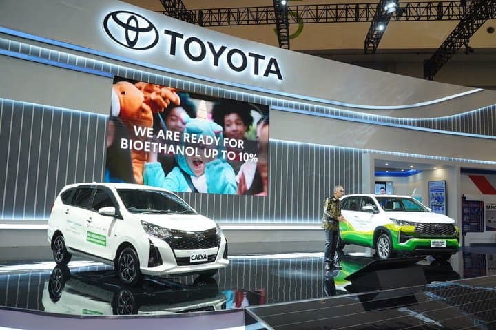Toyota dan Pertamina Uji Coba BBM Bioetanol E10 di Innova dan Calya Toyota dan Pertamina Uji Coba BBM Bioetanol E10 di Innova dan Calya