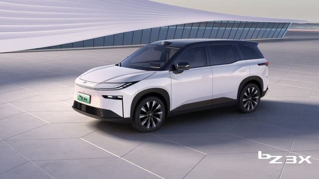 Harga Pre-sale Mobil Listrik Terbaru Toyota bZ3X Mulai dari Rp200 Juta