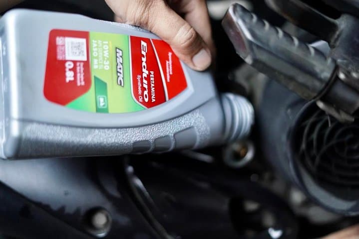 Jangan Asal Beli, Nih Cara Milih Oli Mesin yang Tepat Jangan Asal Beli, Nih Cara Milih Oli Mesin yang Tepat