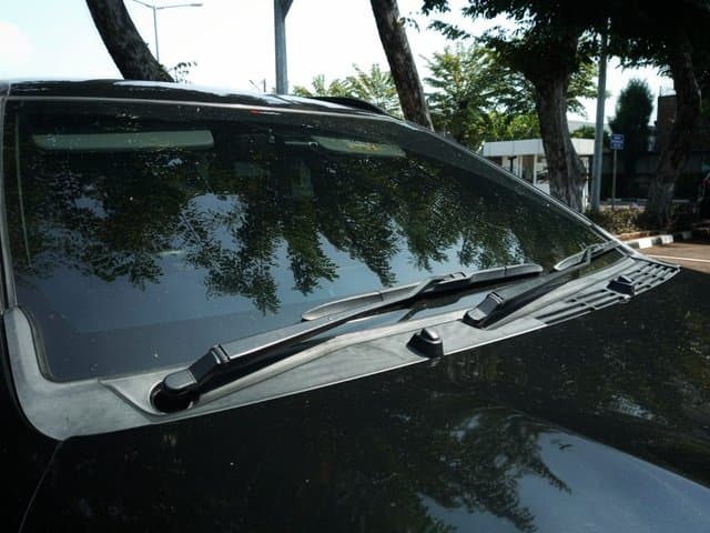4 Ciri Wiper Mobil Rusak, Wajib Ganti Agar Kaca Tak Baret dan Kecelakaan 4 Ciri Wiper Mobil Rusak, Wajib Ganti Agar Kaca Tak Baret dan Kecelakaan