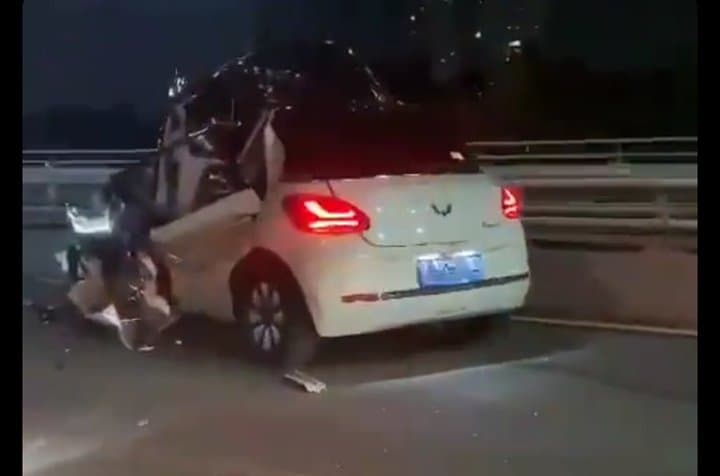 Wuling BinguoEV Kecelakaan Hancur Lebur, Pengemudi Selamat! Wuling BinguoEV Kecelakaan Hancur Lebur, Pengemudi Selamat!