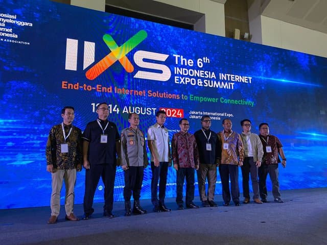 Pameran Teknologi IIXS 2024 Kembali Digelar, Ada IoT hingga AI Pameran Teknologi IIXS 2024 Kembali Digelar, Ada IoT hingga AI
