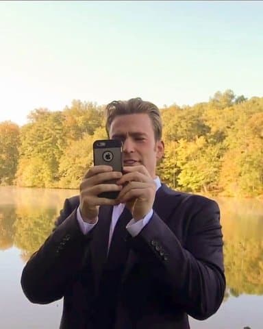 Setelah 7 Tahun, Akhirnya iPhone 6s Chris Evans Di-upgrade ke iPhone 13!