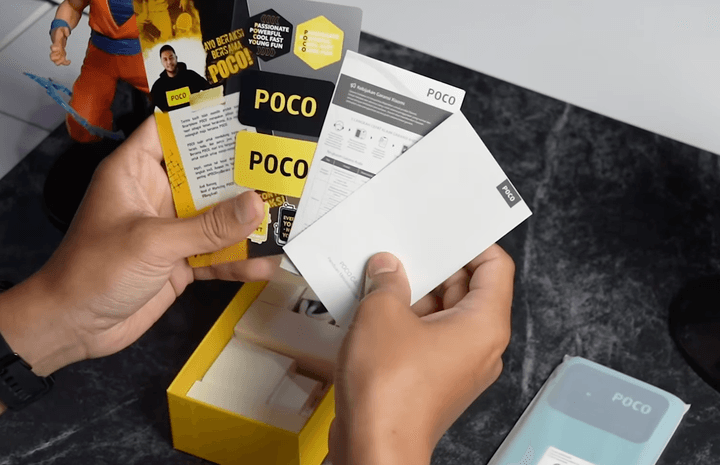 Kisah di Balik Tradisi Kartu Ucapan di Box Ponsel Poco Kisah di Balik Tradisi Kartu Ucapan di Box Ponsel Poco