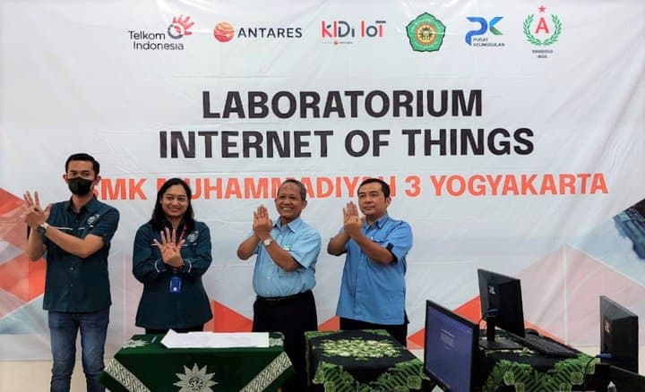 Antares Telkom Buka Kelas Industri Digital IoT buat Pelajar, Minat? Antares Telkom Buka Kelas Industri Digital IoT buat Pelajar, Minat?