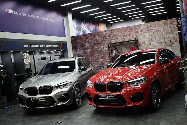 BMW X3 dan X4 M Competition Sasar <i>Crazy Rich Surabaya</i>