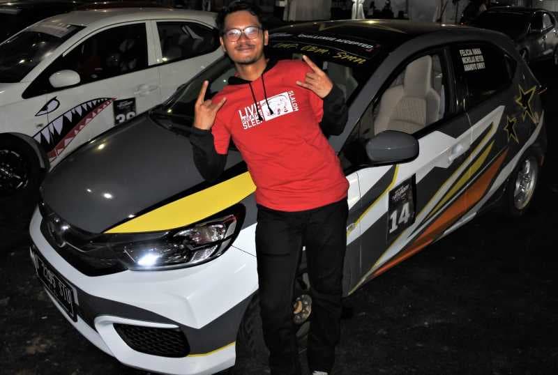 Pria Semarang Pecahkan Rekor Tercepat Brio Saturday Night Challenge 