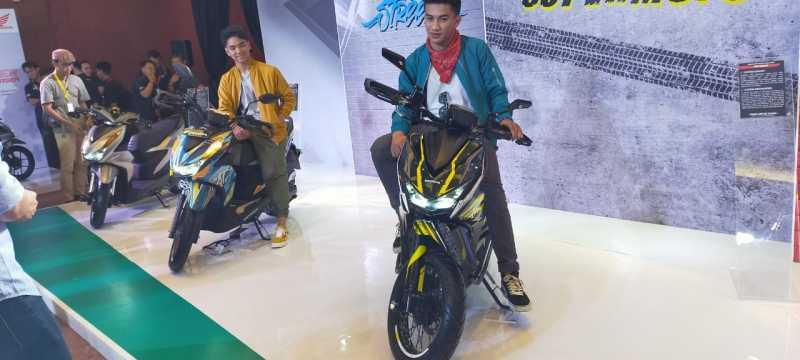 Bangku Kosong Menkes Terawan, Mungkin Lagi Keliling Komplek Naik Honda BeAT