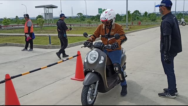 Test Ride Honda Scoopy, Pengendalian Lebih Nampol
