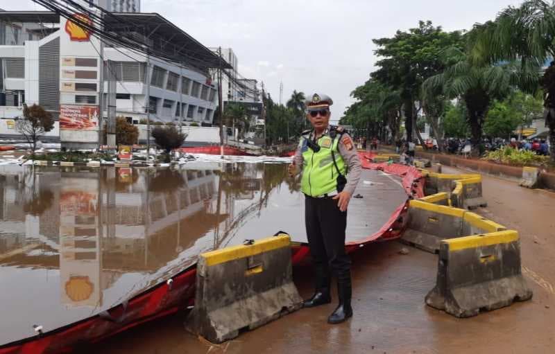 Ruas Jalan Berikut Ini Masih Tinggi karena Banjir Jakarta Selasa Pagi