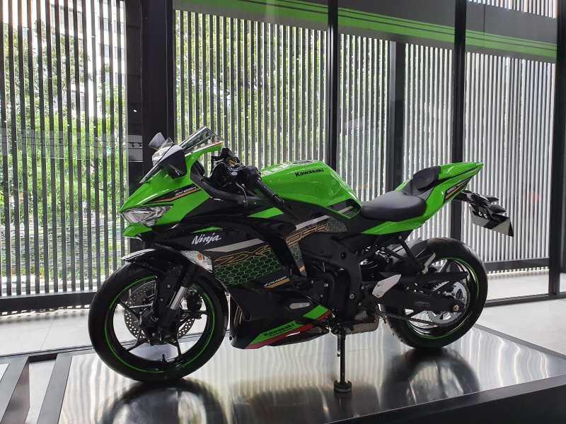 VIDEO Review Kawasaki ZX-25R, Ninja 250 Seharga Daihatsu Ayla