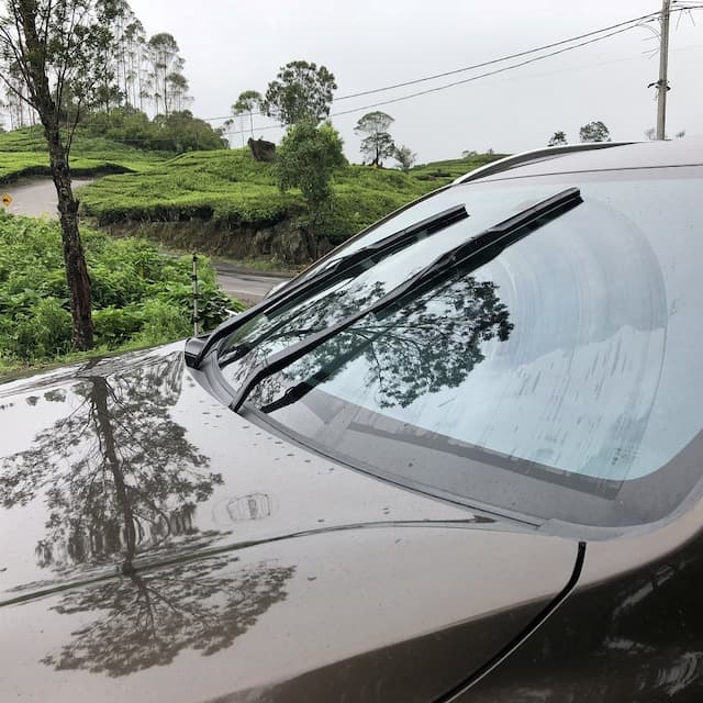 Bagian Mobil yang Harus Dicek Saat Musim Hujan