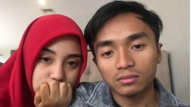 5 Artis Tuai Kontroversi karena Lepas Hijab