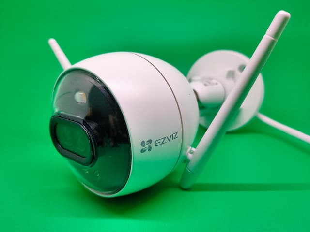 Ezviz C3X, CCTV Kamera Lensa Ganda Penglihatan Malam Lebih Jelas