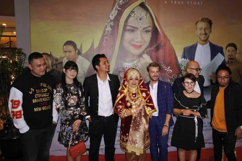 4 Fakta Menarik Nirina Zubir Main Film ‘Liam dan Laila’