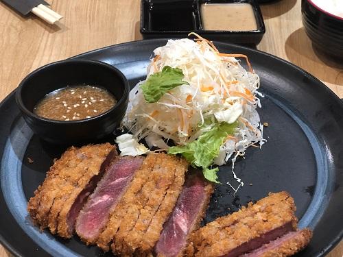 Ingin Coba Daging ‘Meleleh’ di Mulut? Coba ke Restoran Ini