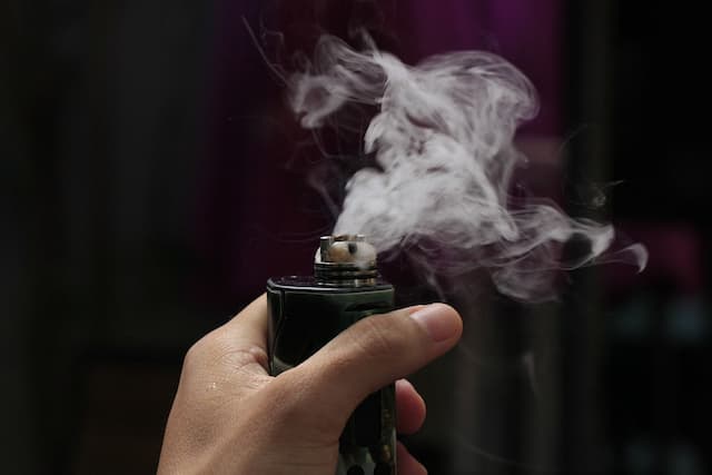 Vape Sama Bahayanya dengan Rokok
