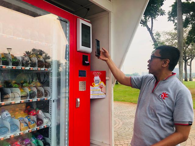 Keren! Vending Machine Pakai QRen, Gak Perlu Uang Cash Lagi