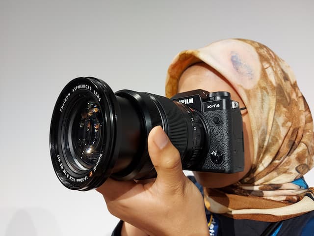 FOTO: Melihat Fujifilm Mirrorless X-T4 dari Dekat
