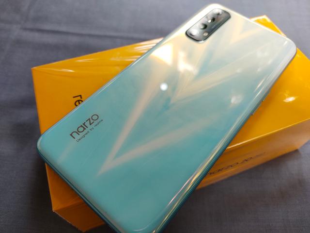 FOTO: Jelajah Detail Bodi Realme Narzo 20 Pro