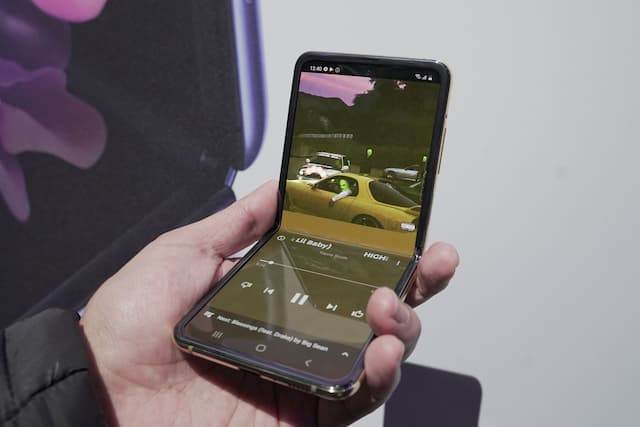 Laporan dari San Francisco: Resmi Diperkenalkan Ponsel Lipat Samsung, Galaxy Z Flip
