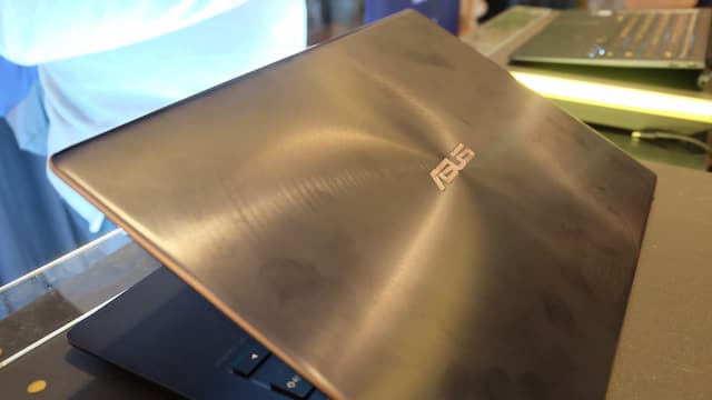 Kesan Pertama Mencoba ZenBook S UX319UA, Laptop Baru Asus yang Super Tipis