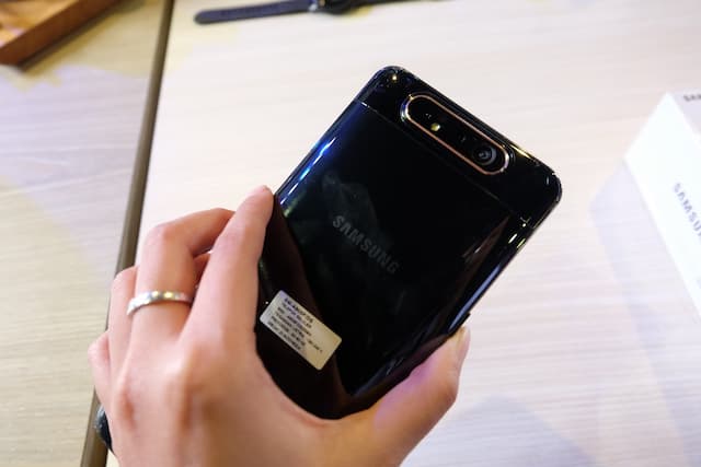 Kenapa Gak Ada Lubang Earphone di Galaxy A80?